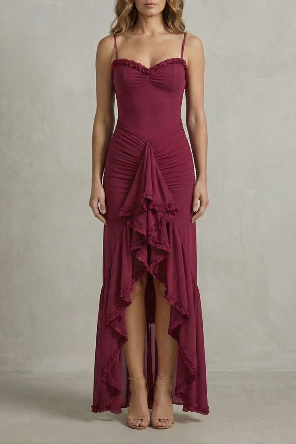 Phoebe – Charme feminino com babados – Vestido longo sleeveless assimétrico