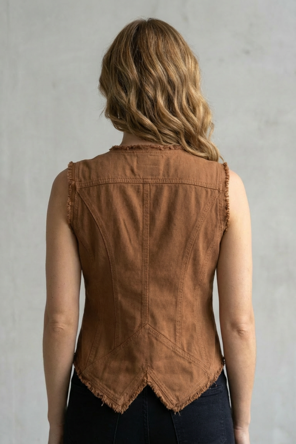 Ravelle – Colete Jeans com Botões e Efeito Destroyed – Peça Estilo Western