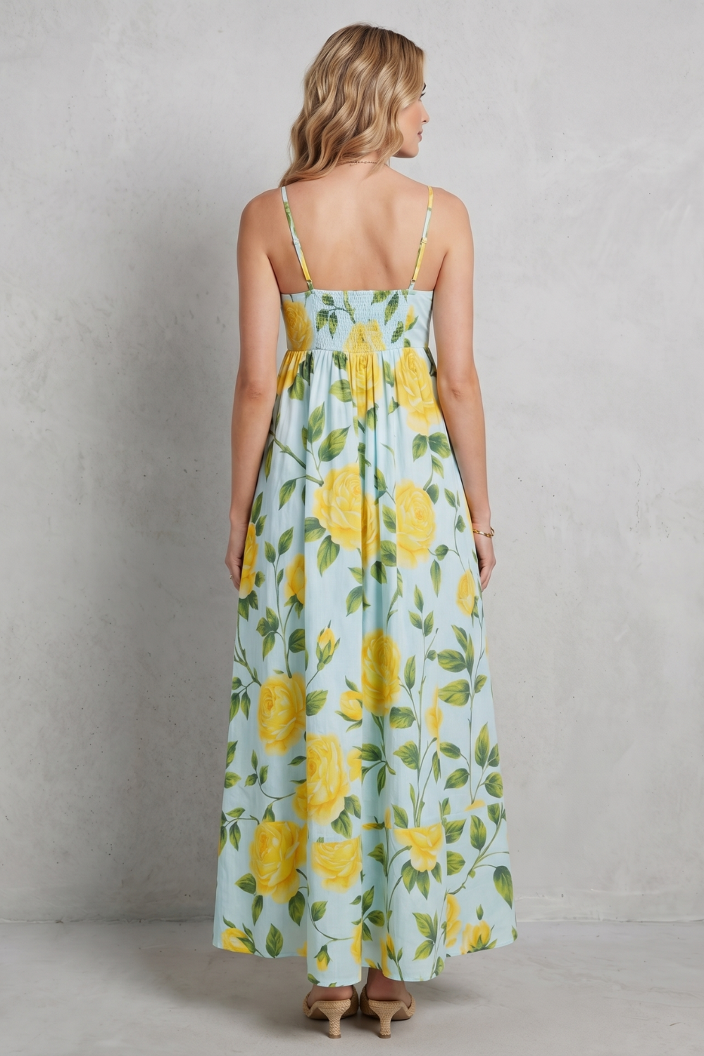 Roselune – Decote quadrado com charme floral – Vestido longo