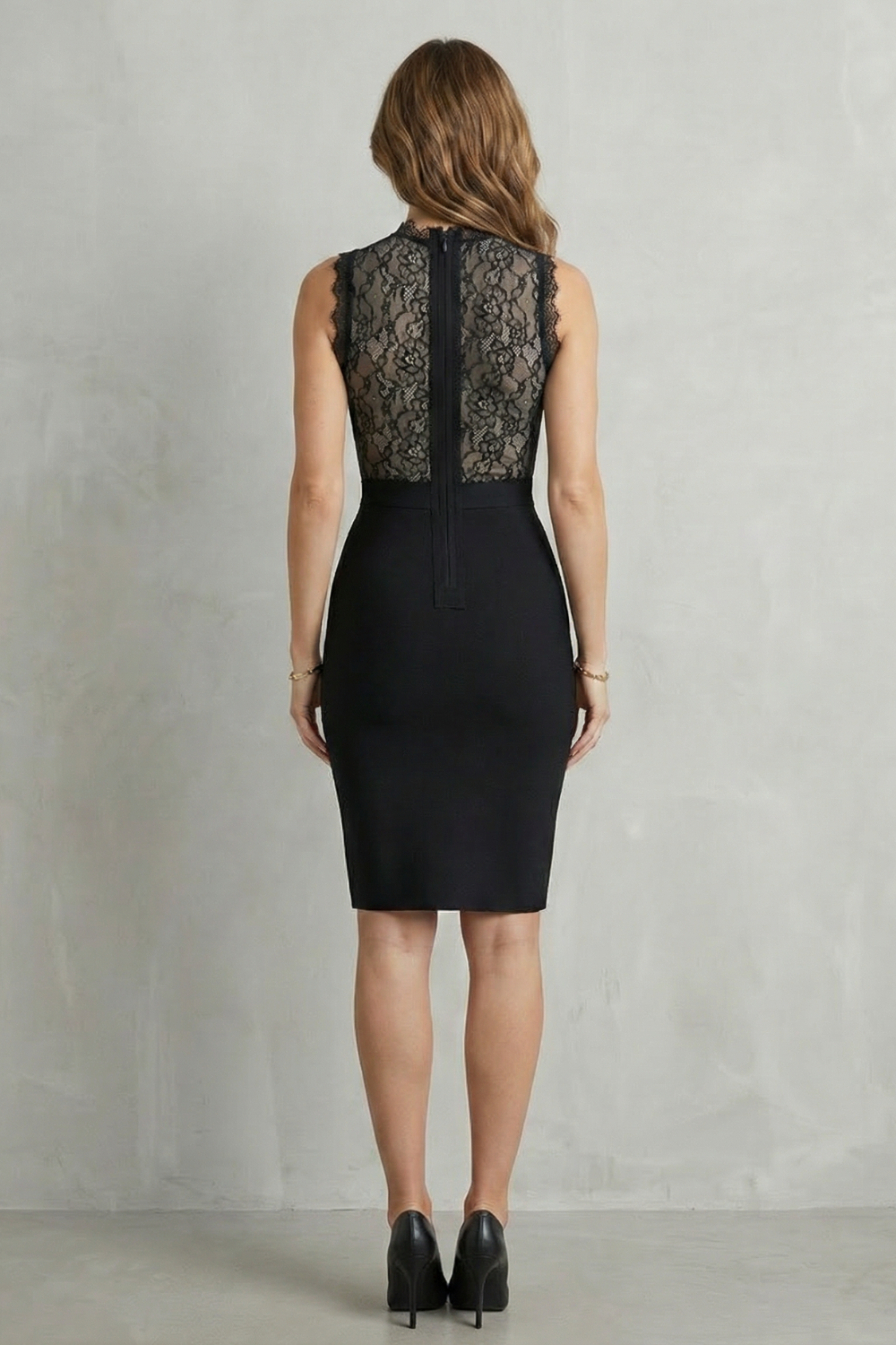 Roxelle – Elegância justa em renda – Vestido curto