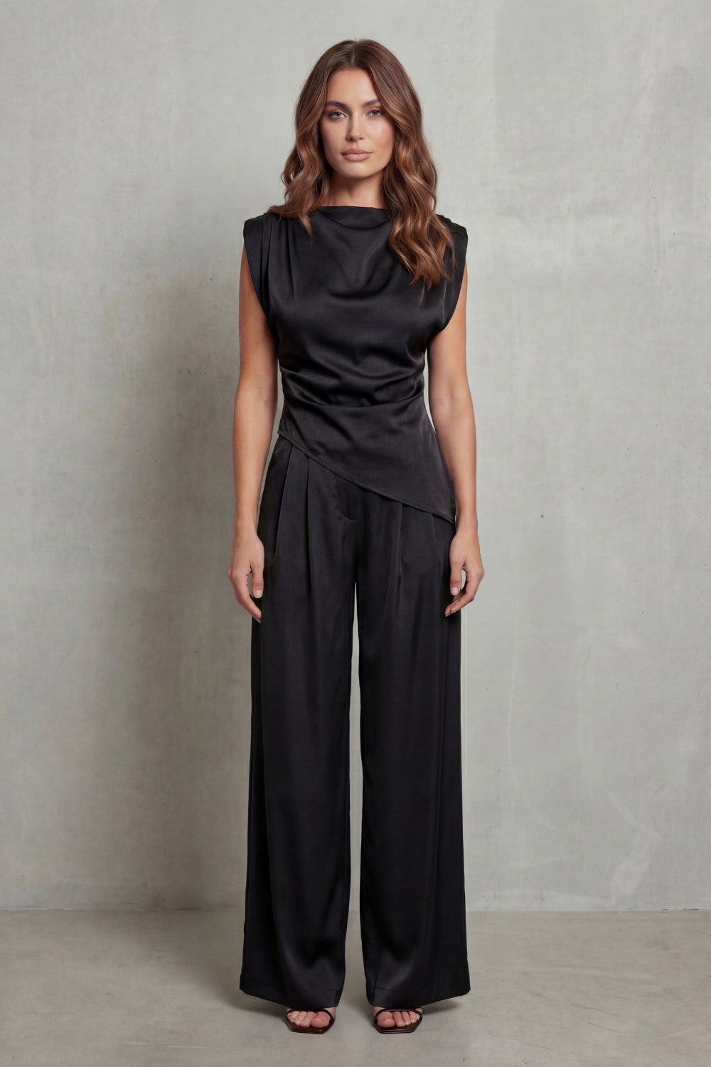 Selora – Detalhe de cintura drapeada – Conjunto de elegância casual