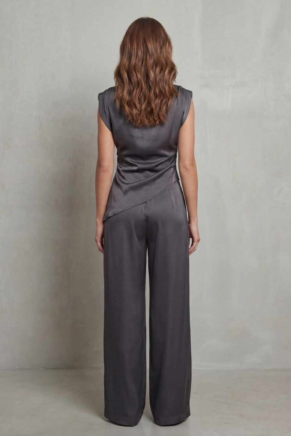 Selora – Detalhe de cintura drapeada – Conjunto de elegância casual