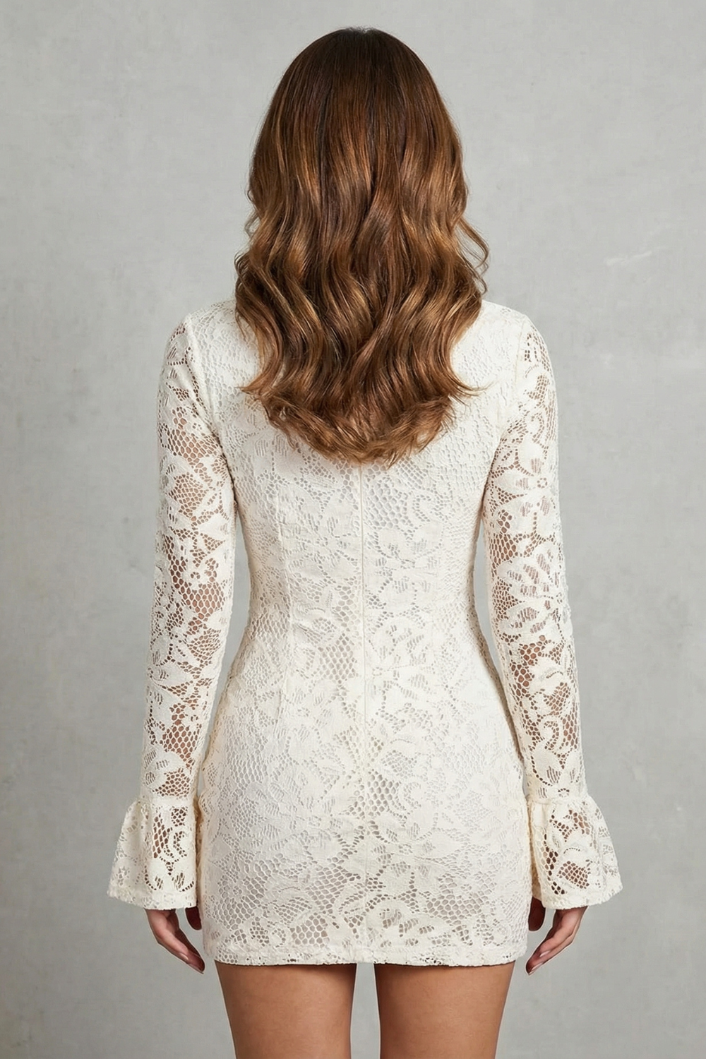 Sem – Allure romântico em renda – Vestido curto de manga longa
