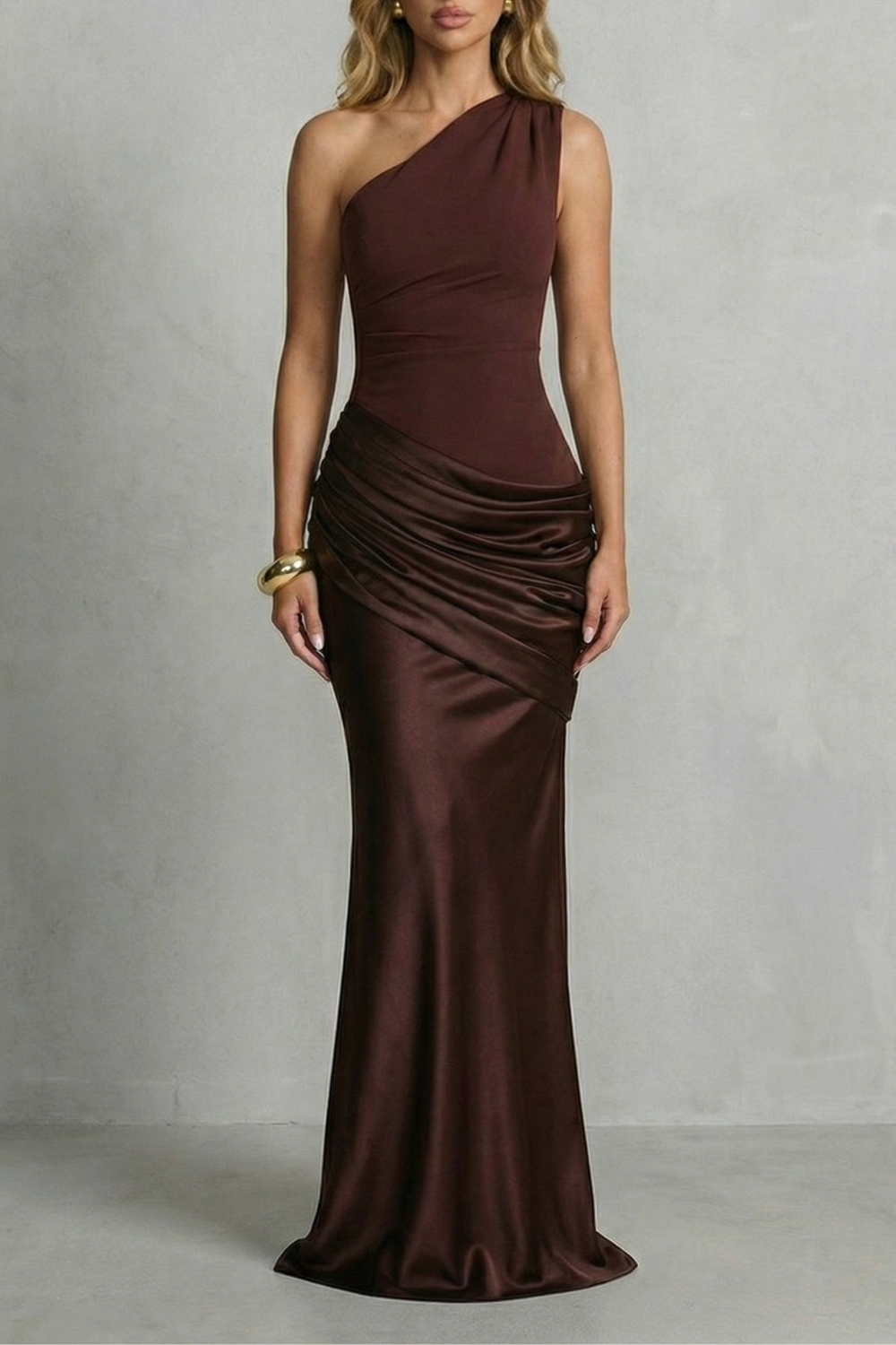 Seraphielle – Elegância em cetim drapeado – Vestido longo ombro único
