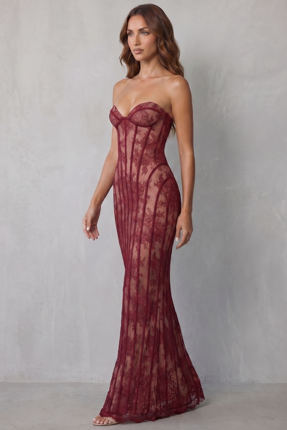 Sirelle – Sedução em renda esculpida – Vestido longo