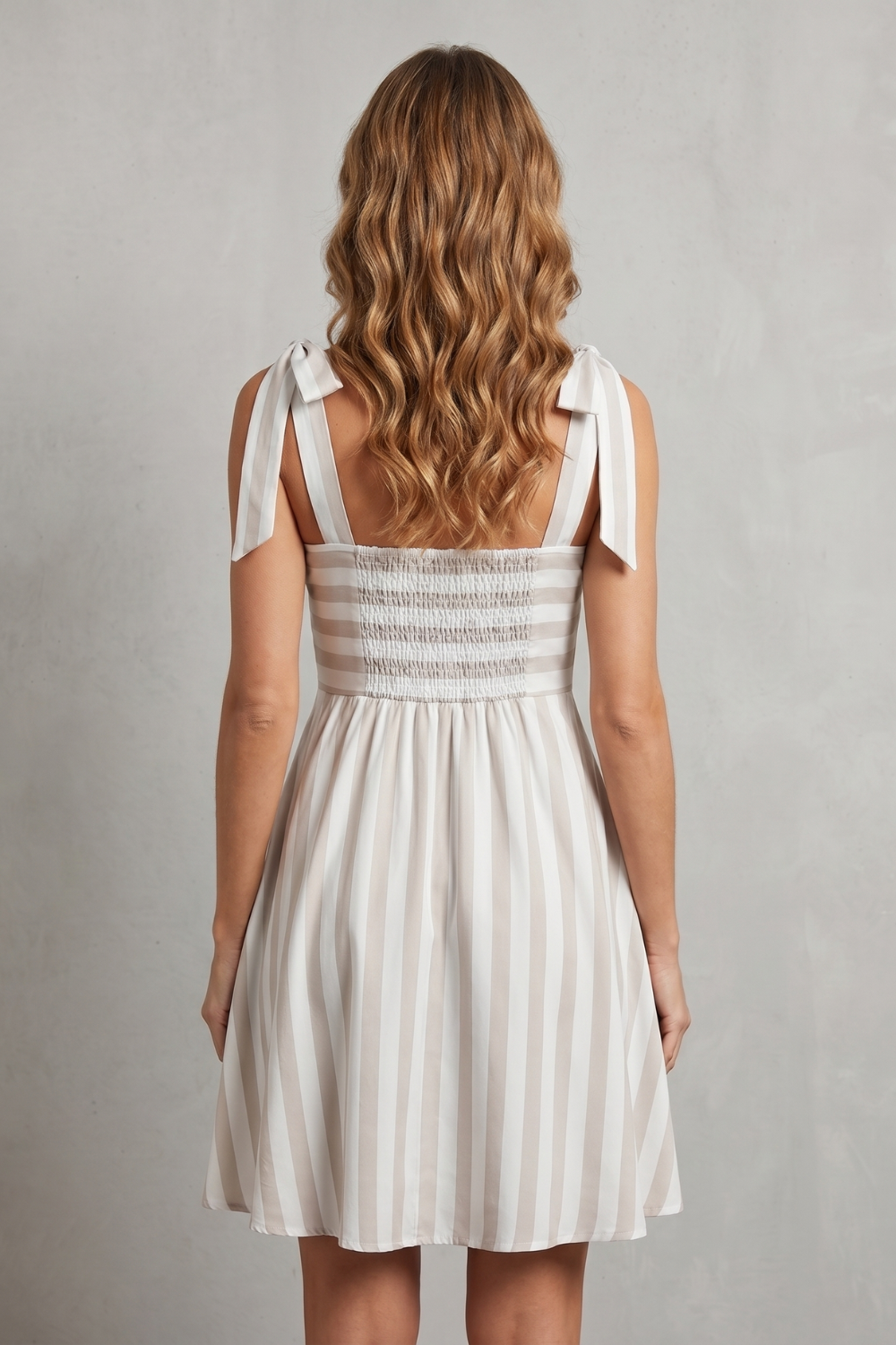 Sorelline – Charme delicado com listras – Vestido curto
