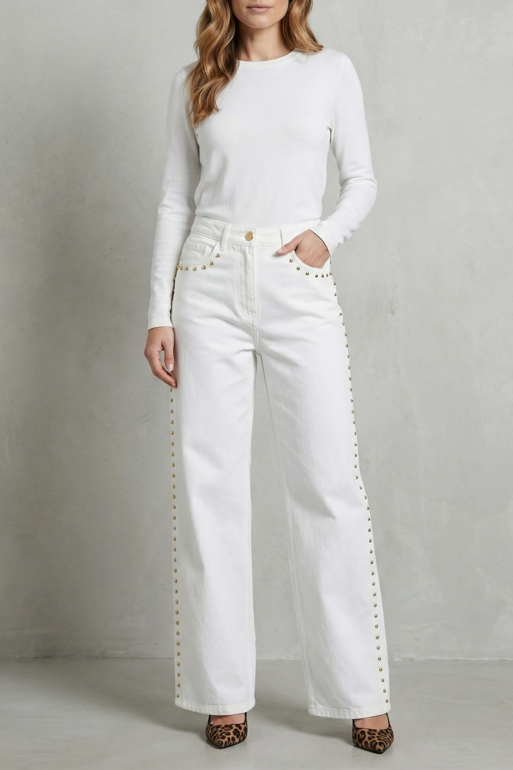 Valdenza – Rebites dourados – Calça jeans reta