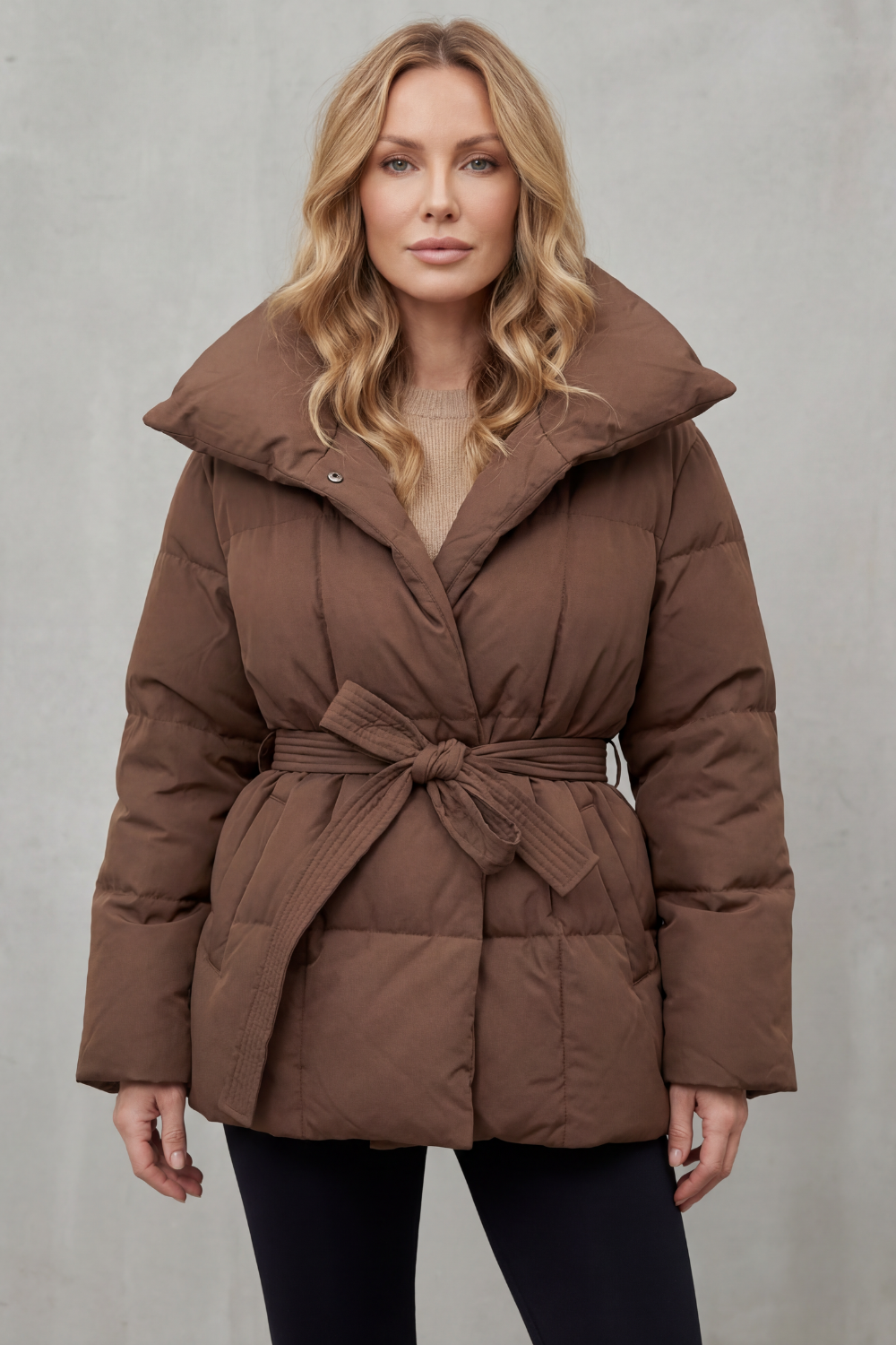 Valmira – Gola ampla – Casaco puffer com cinto