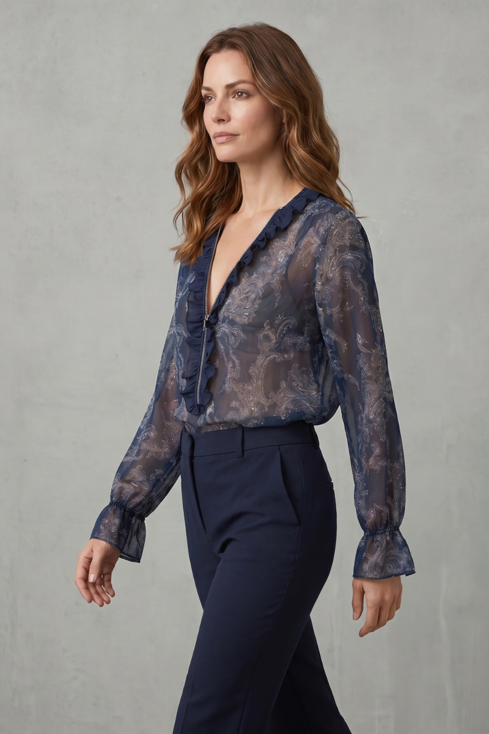 Veloura – Atração romântica em paisley – Blusa de chiffon