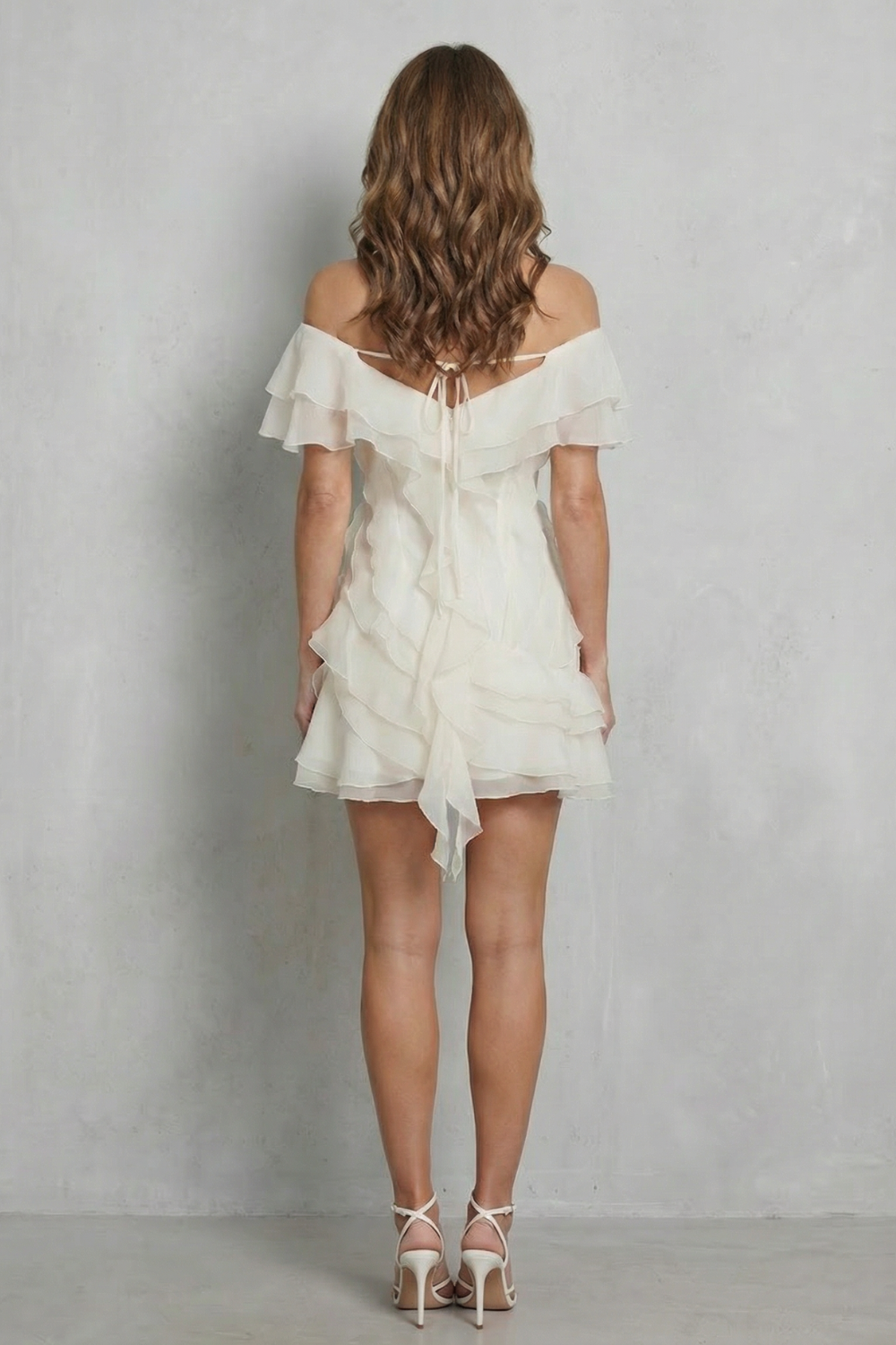 Veloura – Charme ombro a ombro com babados – Vestido curto