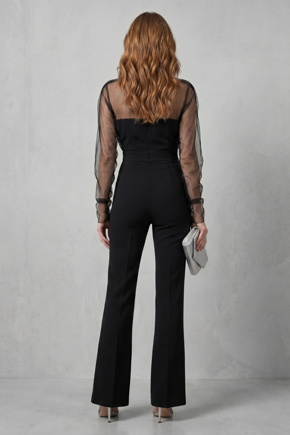 Veloura – Elegância com ilusão transparente – Macacão flare