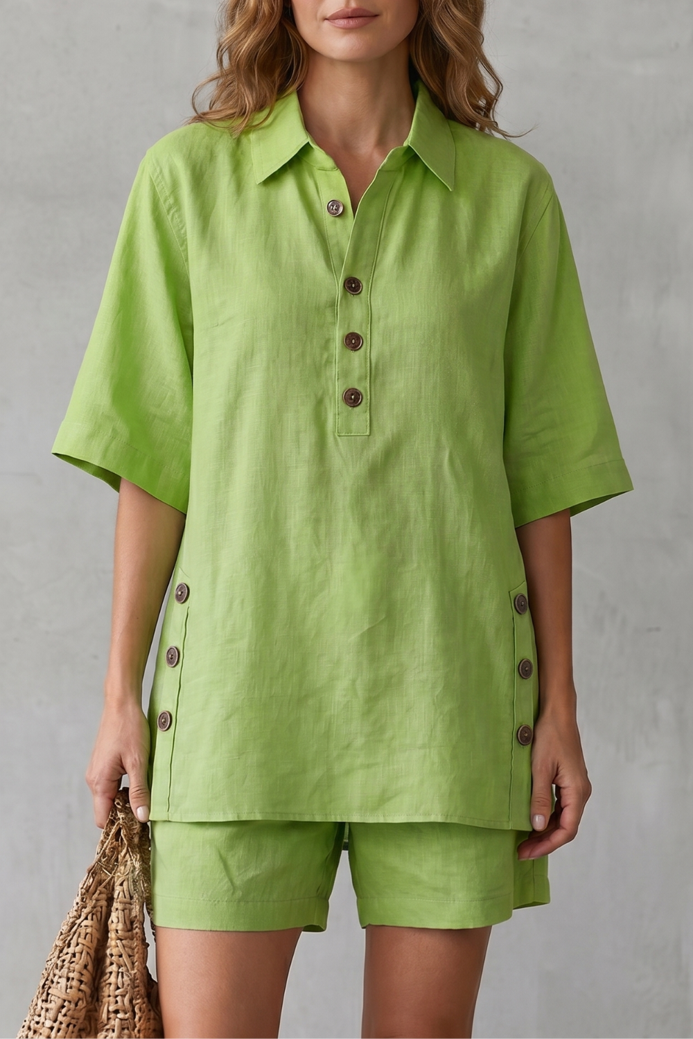 Verdelia – Conforto amplo com detalhes de botões – Conjunto com shorts