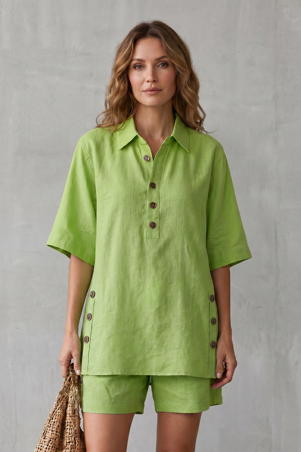 Verdelia – Conforto amplo com detalhes de botões – Conjunto com shorts