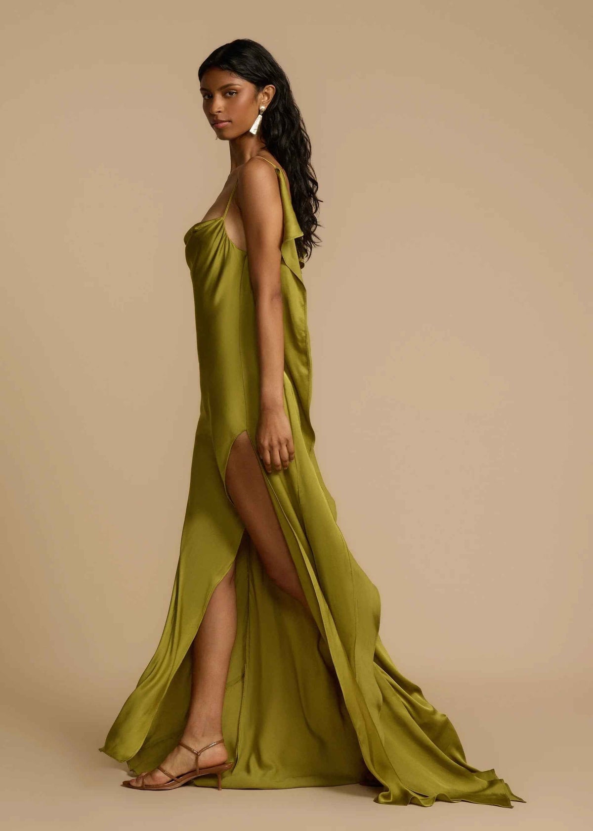 Vestido Longo Acetinado com Decote Drapeado - Daline