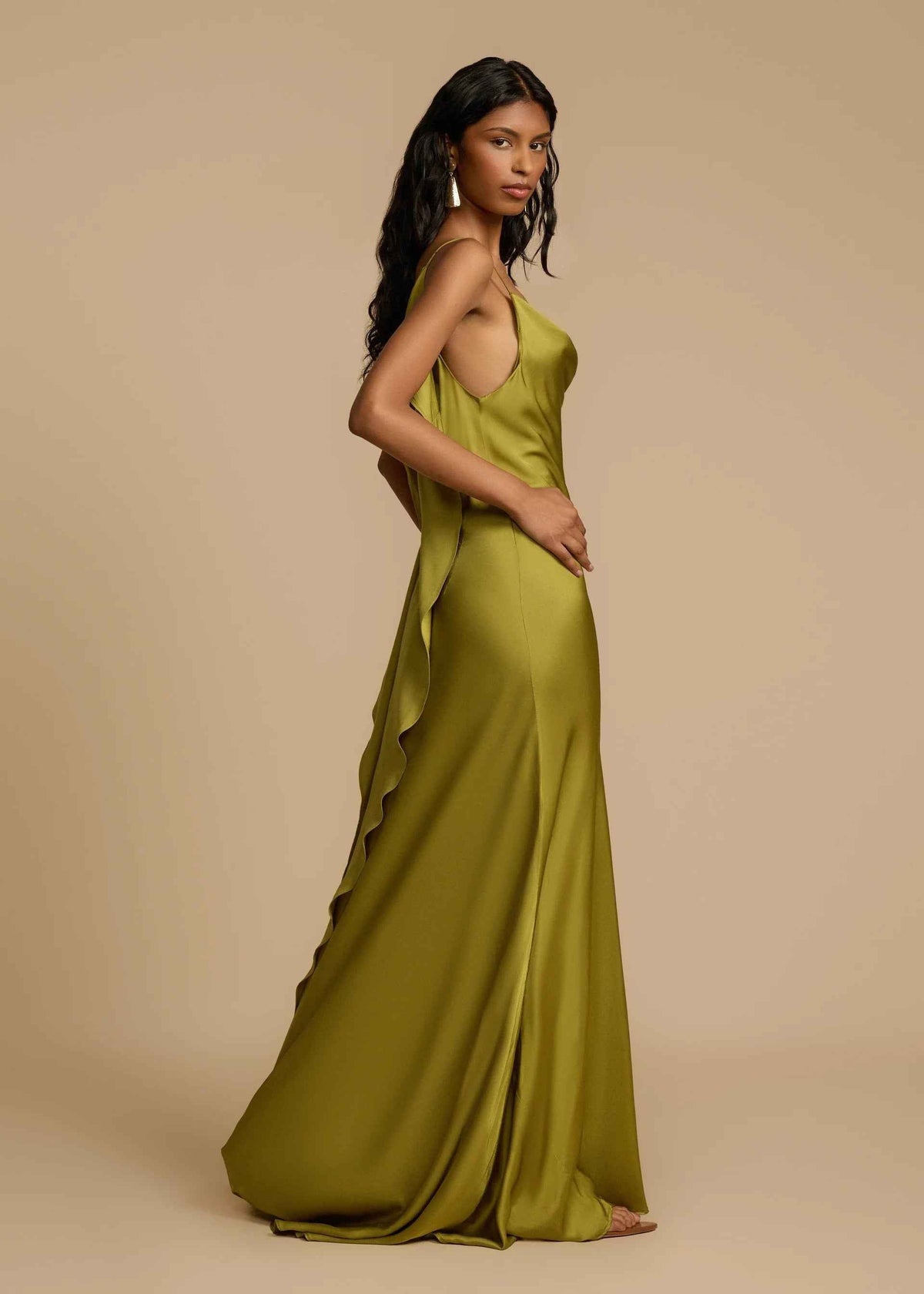 Vestido Longo Acetinado com Decote Drapeado - Daline