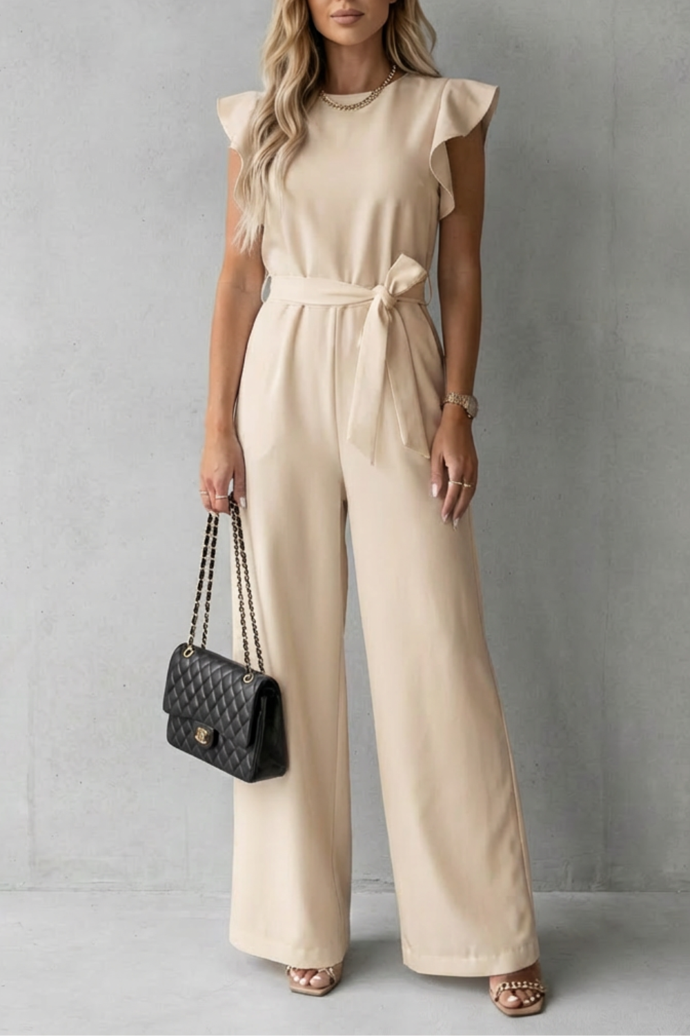 Virelle – Macacão pantalona com manga babado e cinto