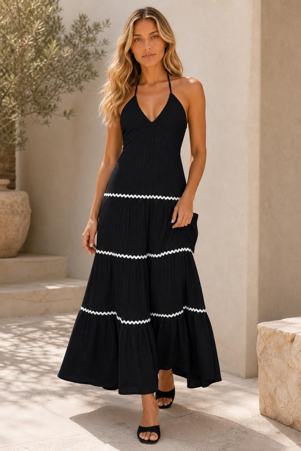 Vestido Longo Frente Única Camadas com Ribete Contrastante - Madalena — lifestyle — Sofia [fbba6c87-4a84-447b-8e16-6cd3848cbb77]