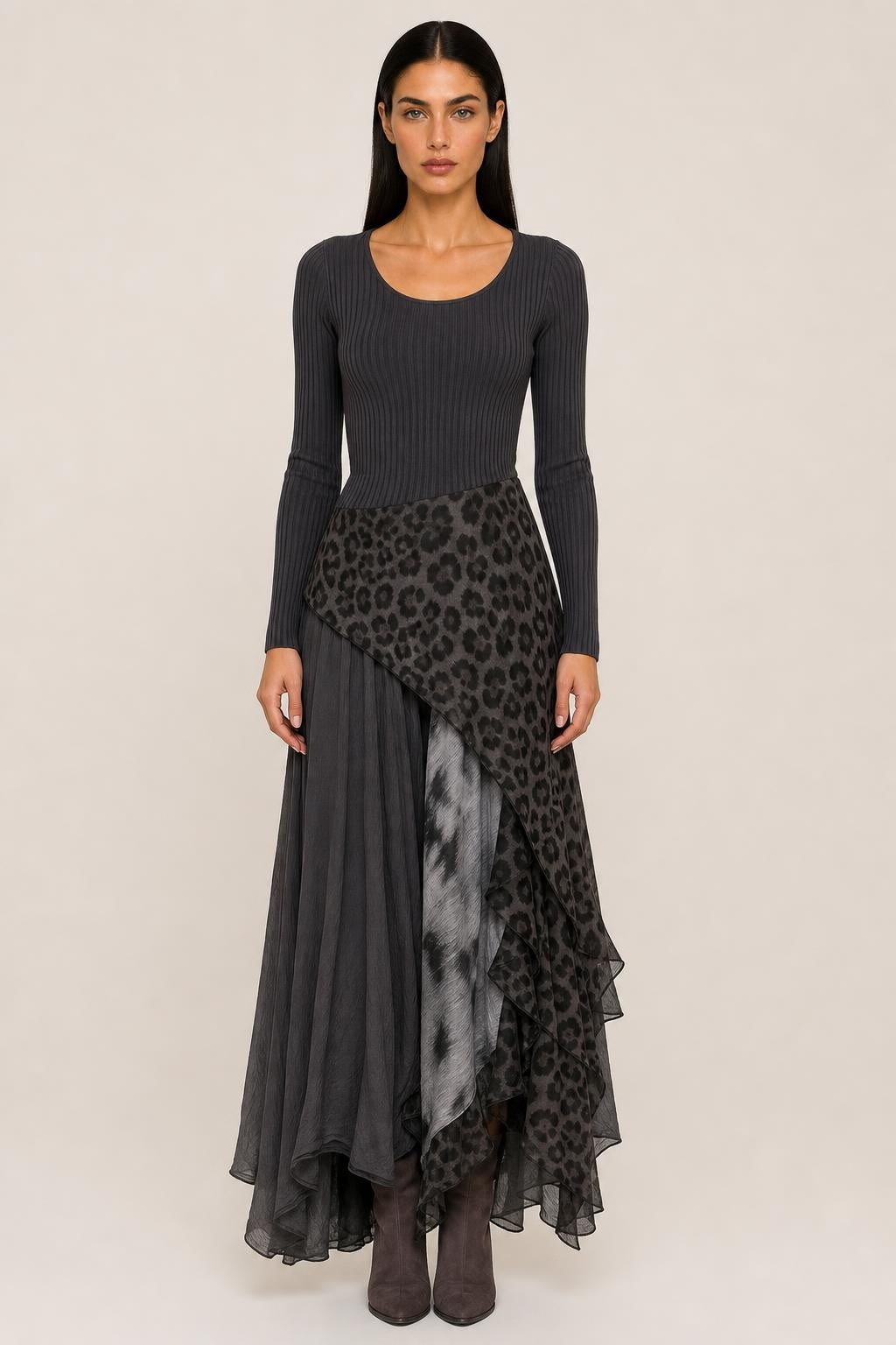 Vestido Longo Tricô com Sobressaia Estampa Animal Print - Georgia — studio_front — Helena [233c1fa2-9448-47fa-a419-3c3cf143a56b]