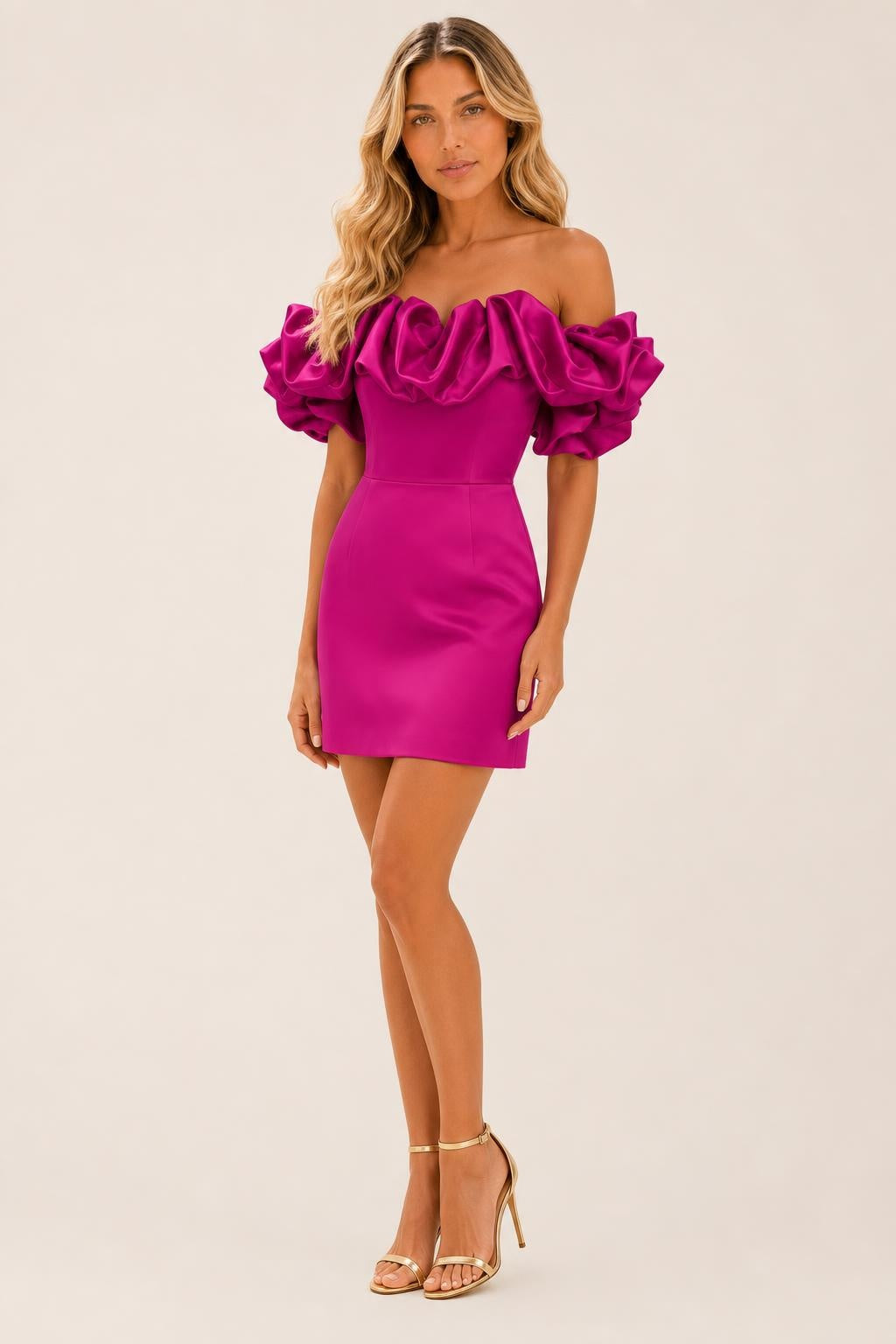 Vestido Curto Ombro a Ombro com Babados - Serafine — studio_three_quarter — Sofia [d09bebd5-3153-434c-b779-234ef9b96284]