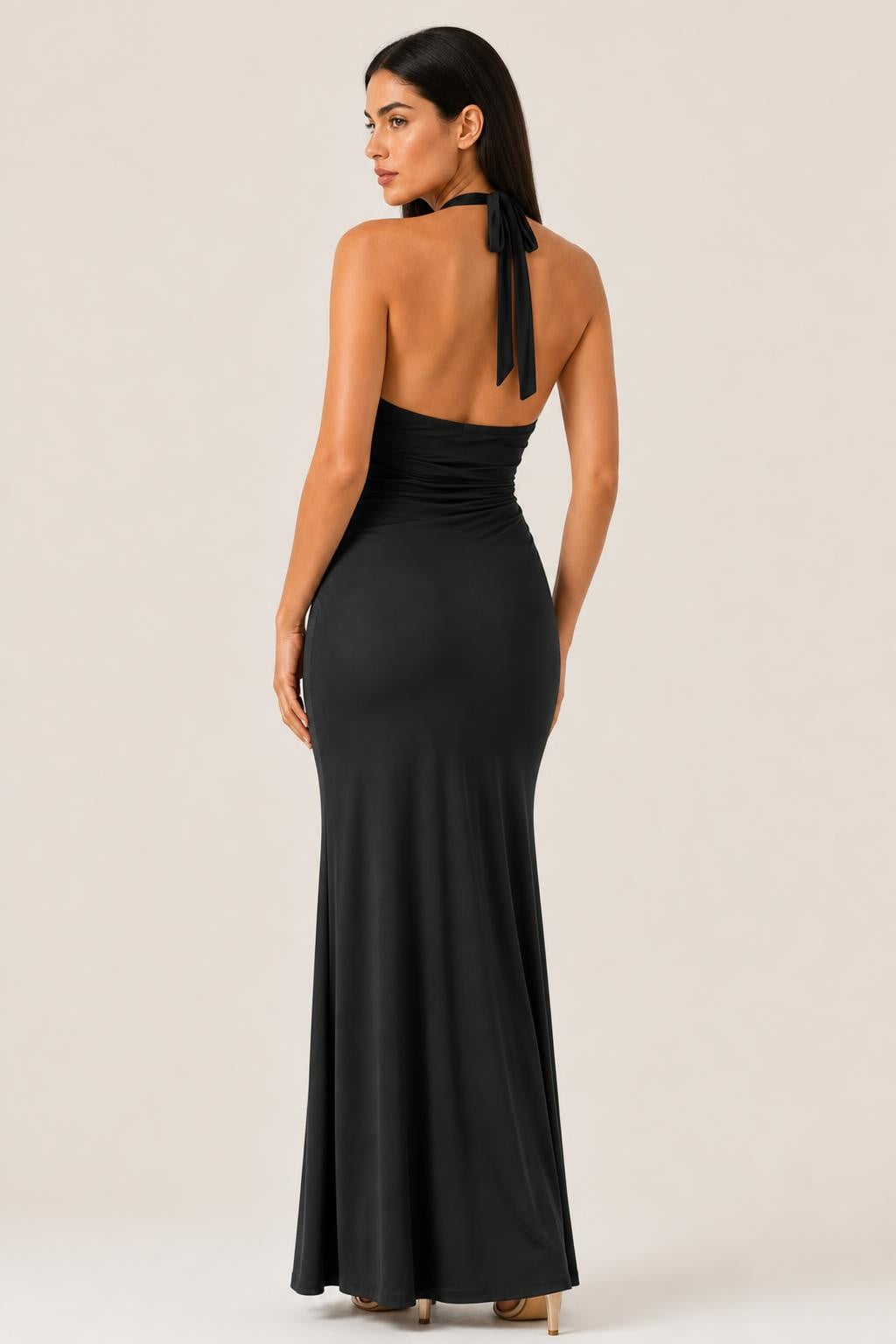 Vestido Longo Halter Decote V Fivela Dourada - Solange — studio_back — Helena [121d4a8b-2961-412a-91b1-7cc12ff1639f]